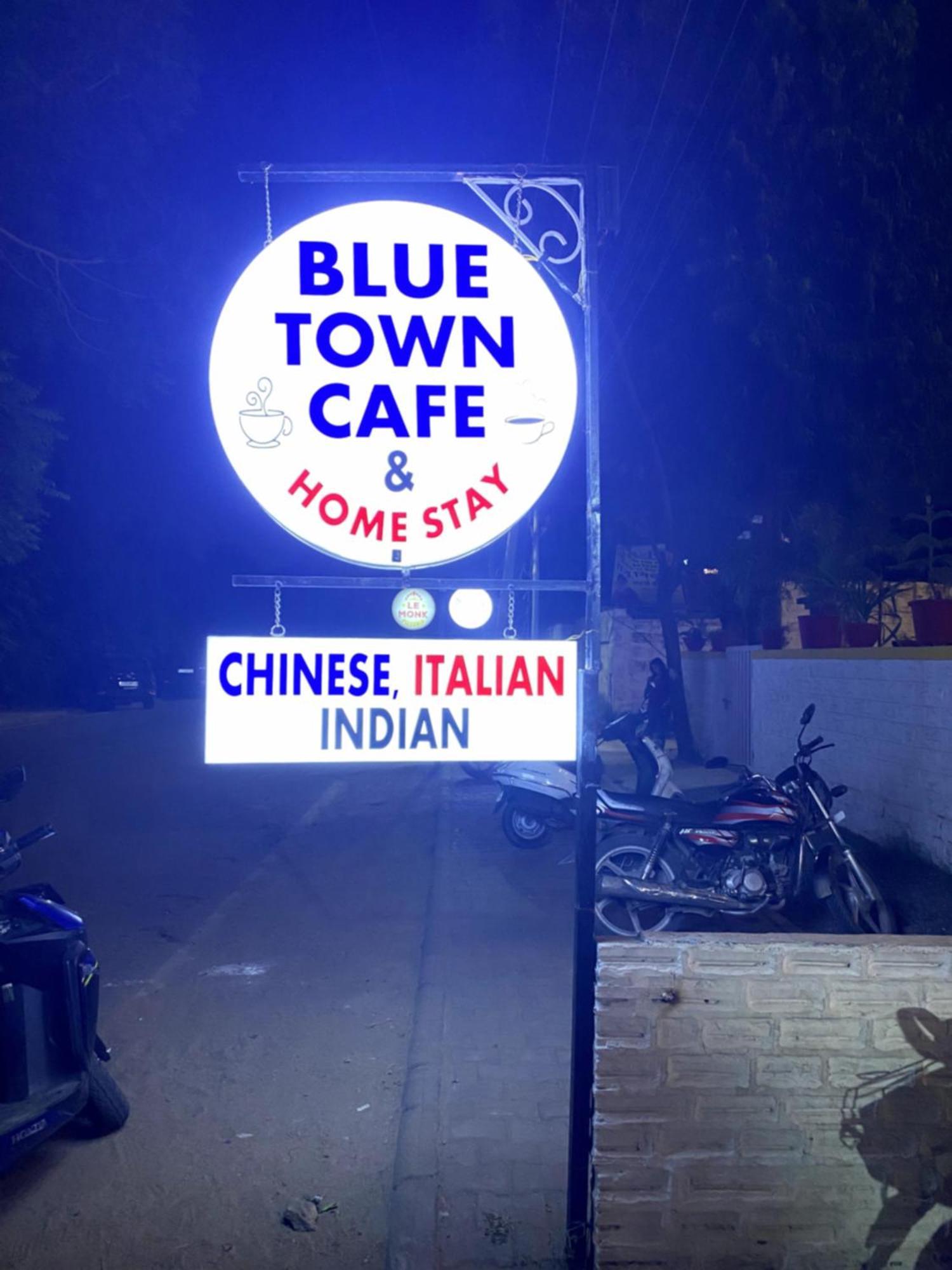 Blue Town Hostel & Cafe Джодхпур Экстерьер фото